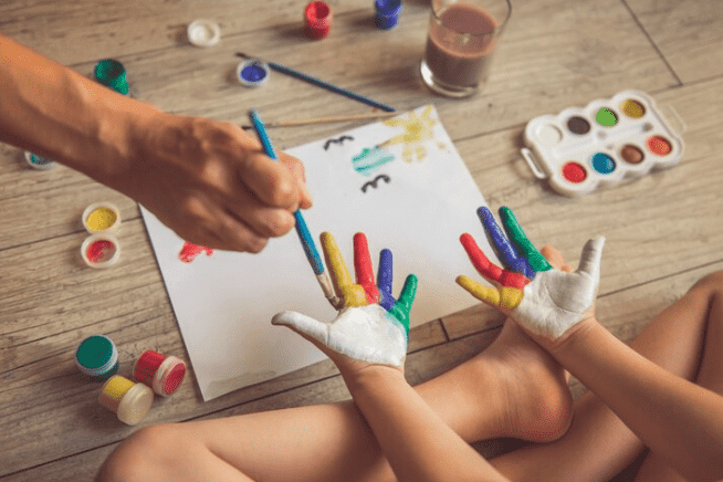 دوره مربیگری نقاشی کودک در کرج (مدرک معتبر فنی‌حرفه‌ای)